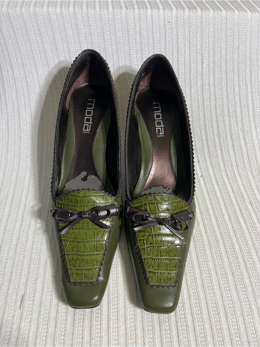 Moda Green Croc-Trim Leather Loafers with Bow 10M